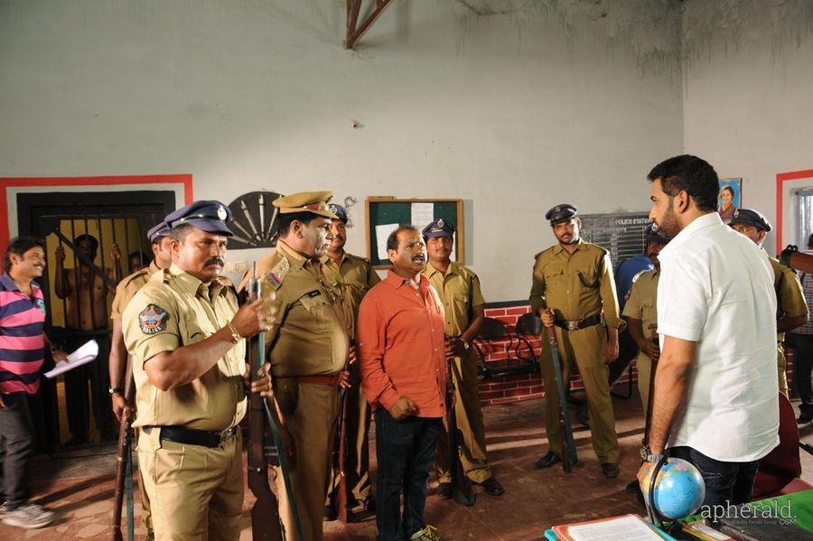 Kakateeyudu Movie Stills