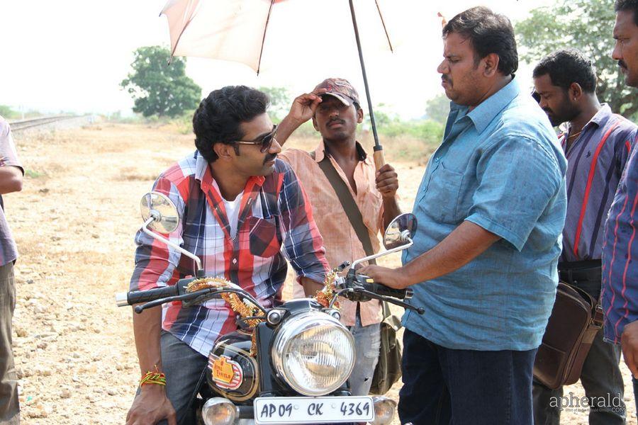 Kakateeyudu Movie Stills