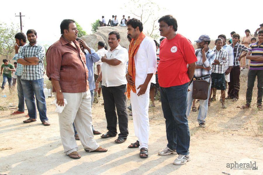 Kakateeyudu Movie Stills