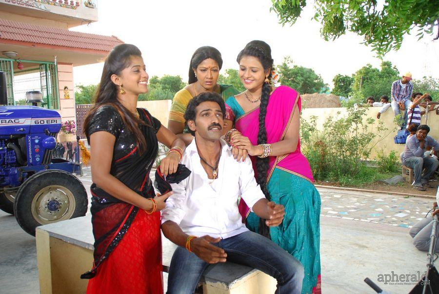 Kakateeyudu Movie Stills
