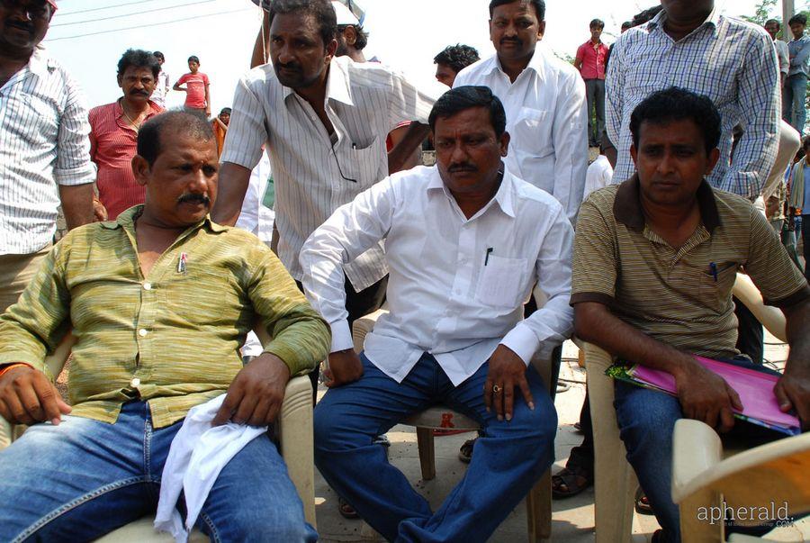 Kakateeyudu Movie Stills