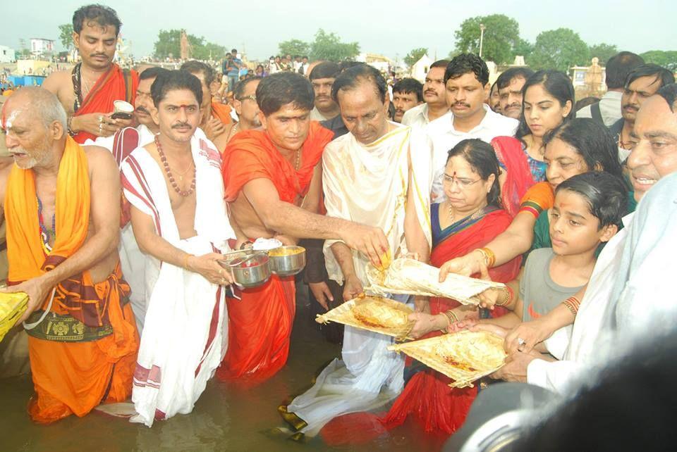 KCR at Godavari Maha Pushkaralu in Karimnagar district