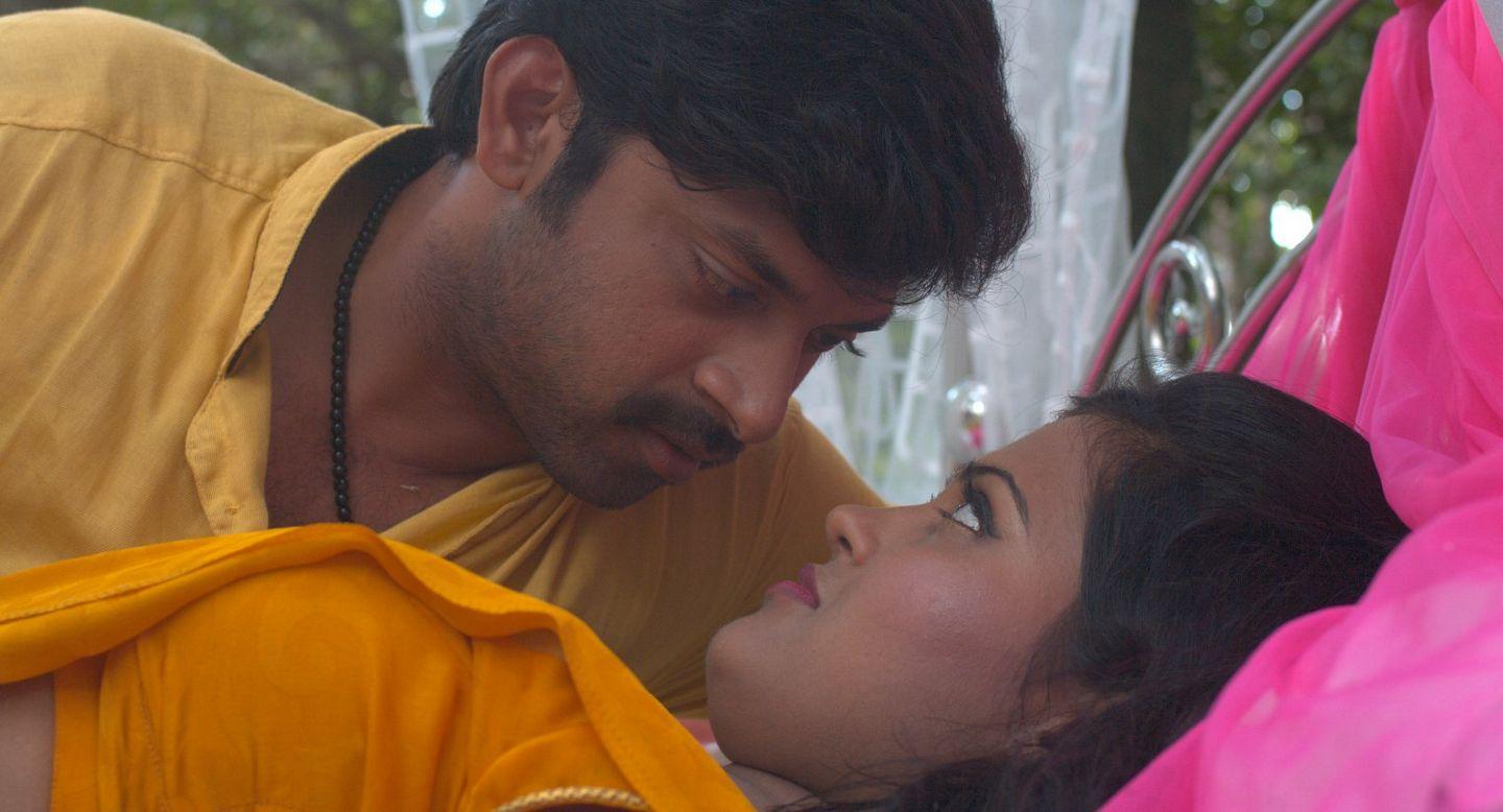 Kutram Nadanthathu Enna Movie Stills