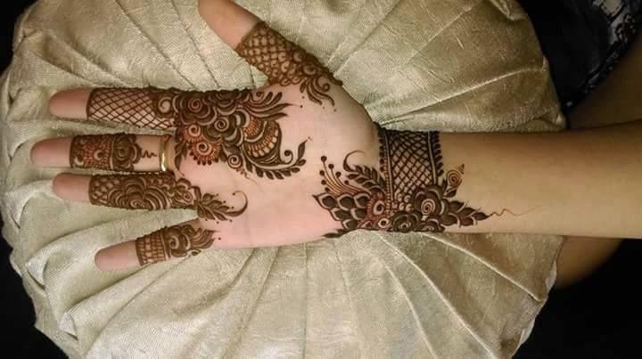 Latest Beautiful Mehendi Designs Photos