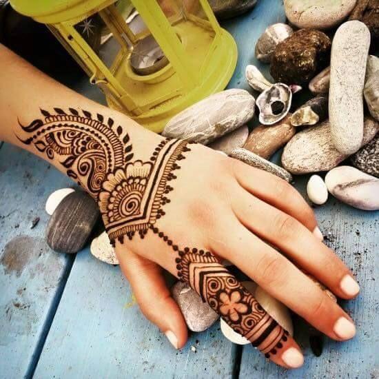 Latest Beautiful Mehendi Designs Photos