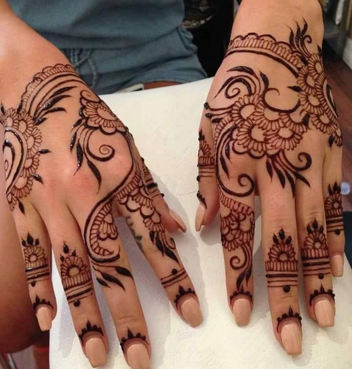Latest Beautiful Mehendi Designs Photos