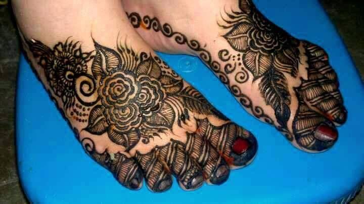 Latest Beautiful Mehendi Designs Photos