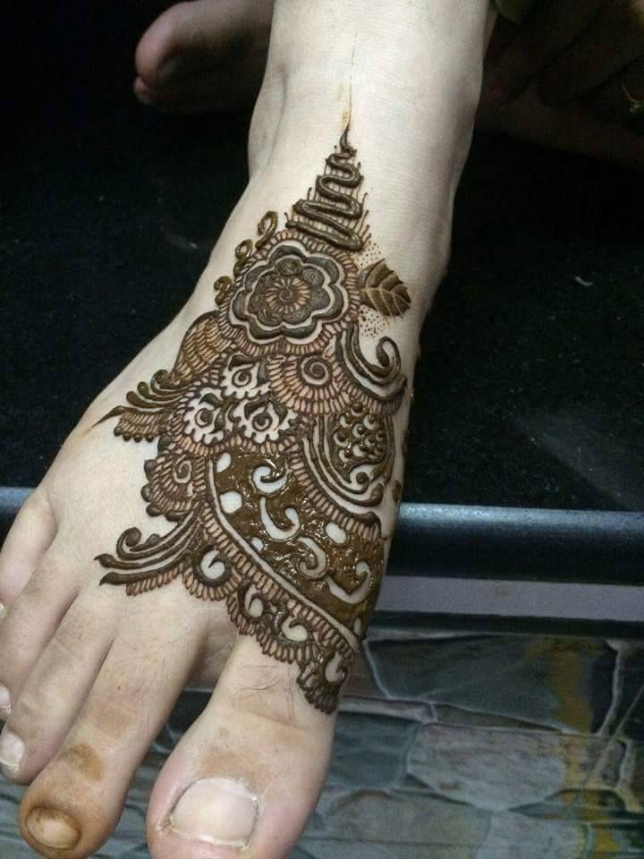 Latest Beautiful Mehendi Designs Photos