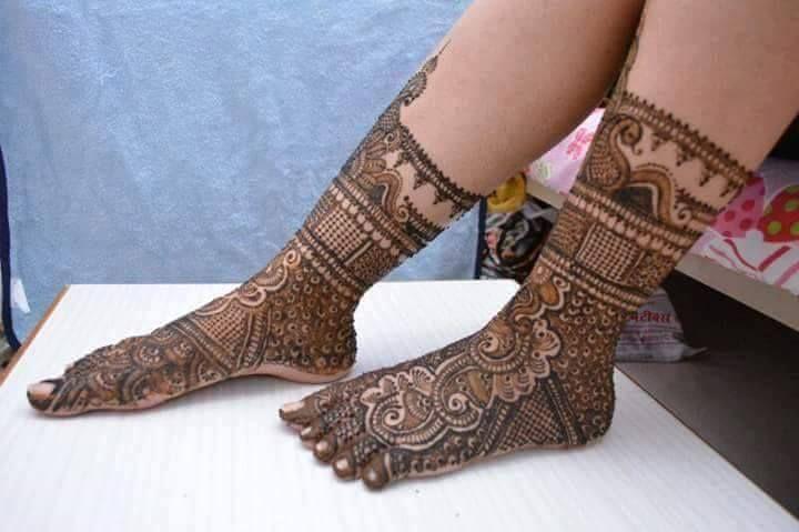Latest Beautiful Mehendi Designs Photos