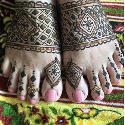 Latest Beautiful Mehendi Designs Photos