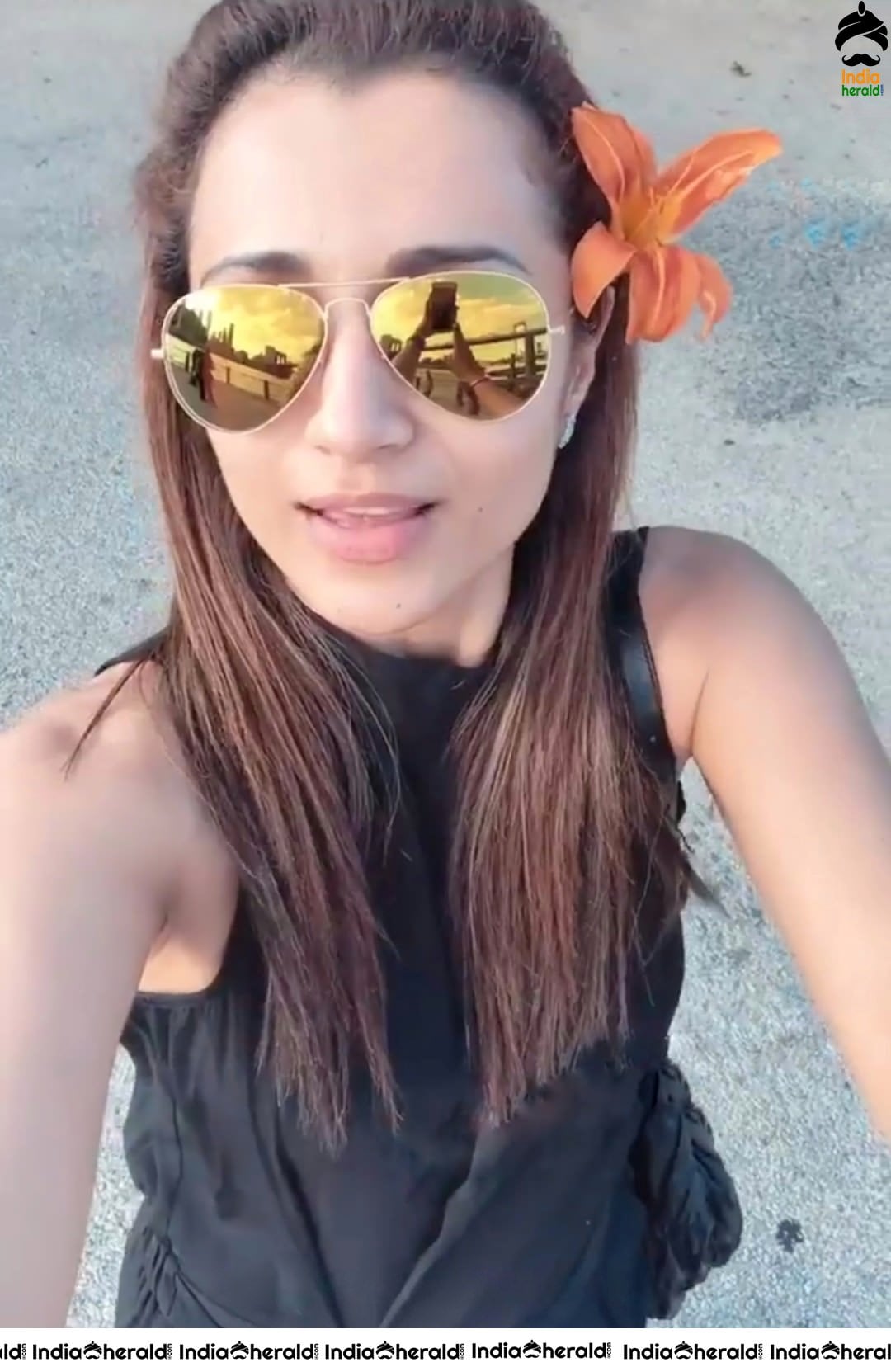 Leaked Hot and Unseen Private Photos of Trisha Krishnan Set