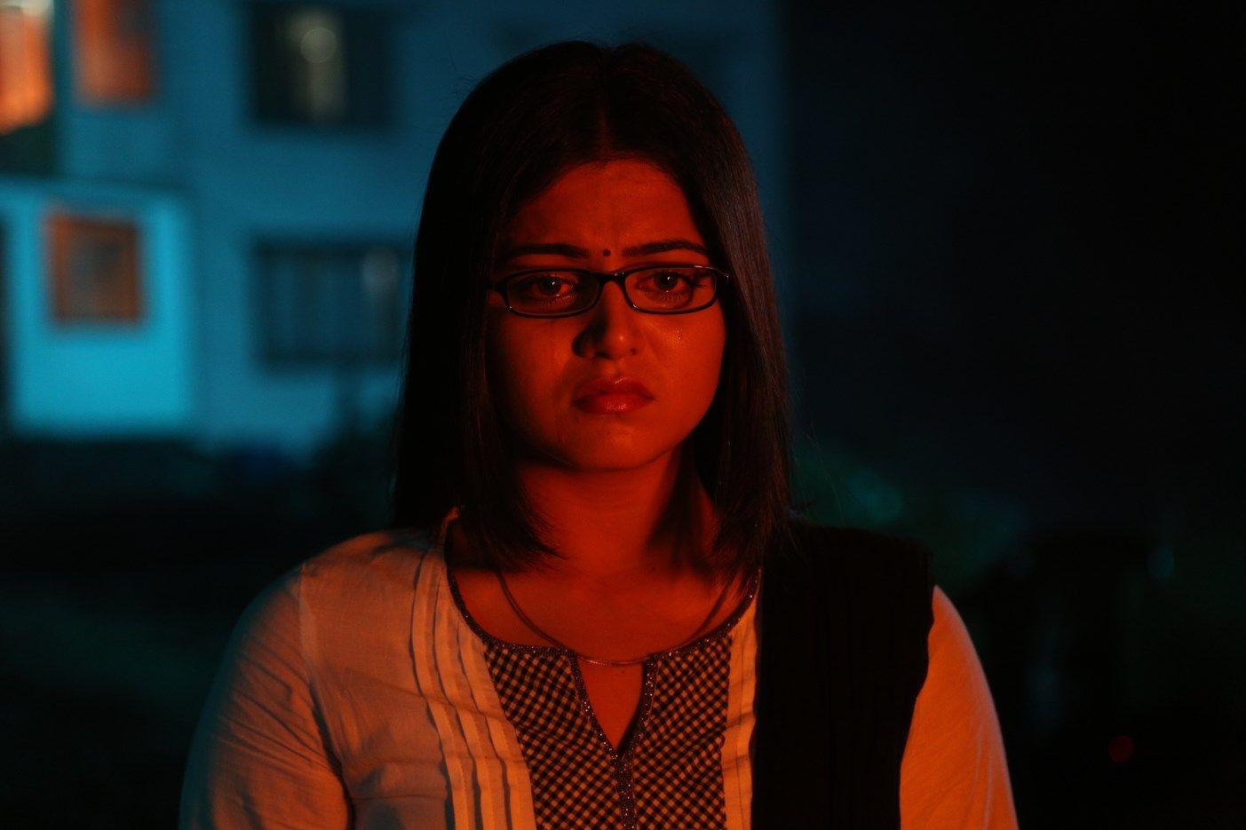 Maalai Nerathu Mayakkam Movie Stills