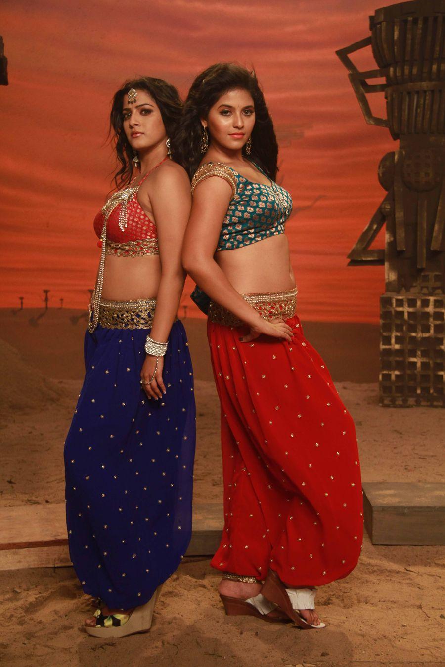 Madha Gaja Raja Movie New Wallpapers