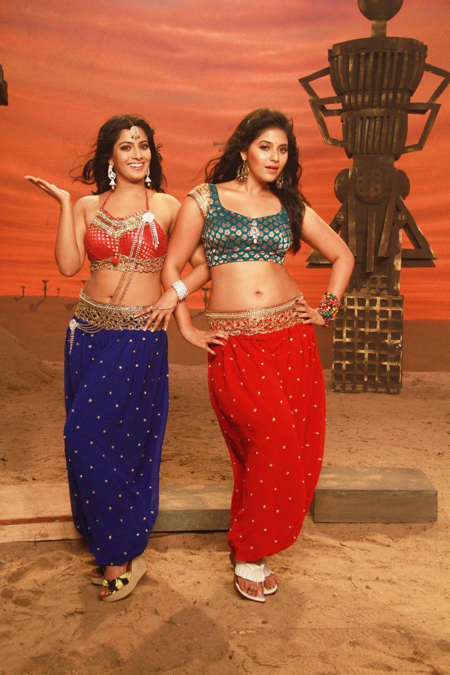 Madha Gaja Raja Movie New Wallpapers