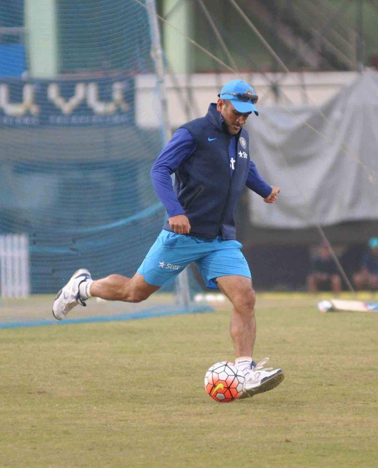 Mahender Singh Dhoni Rare Pics