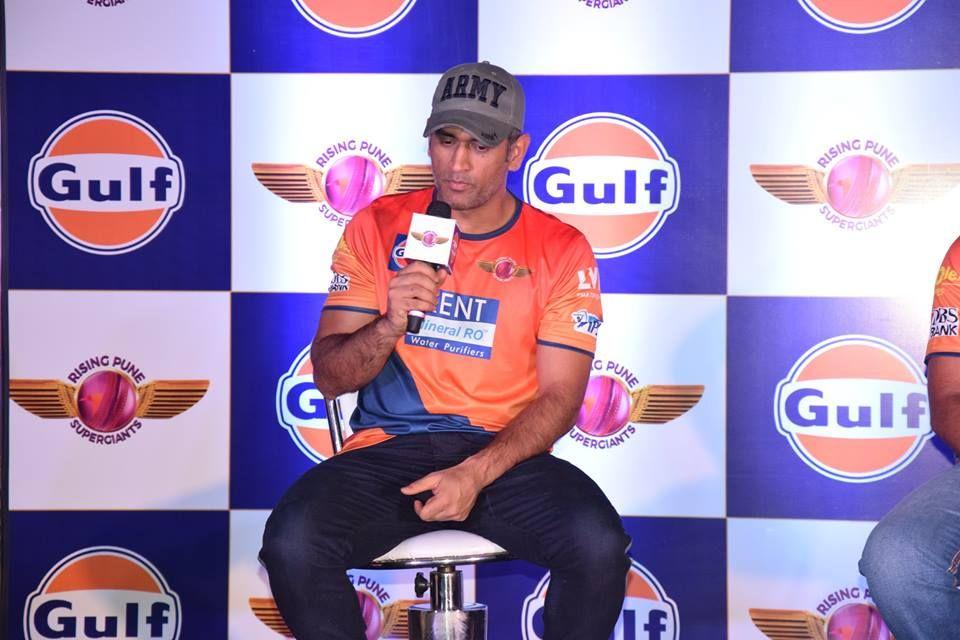 Mahender Singh Dhoni Rare Pics