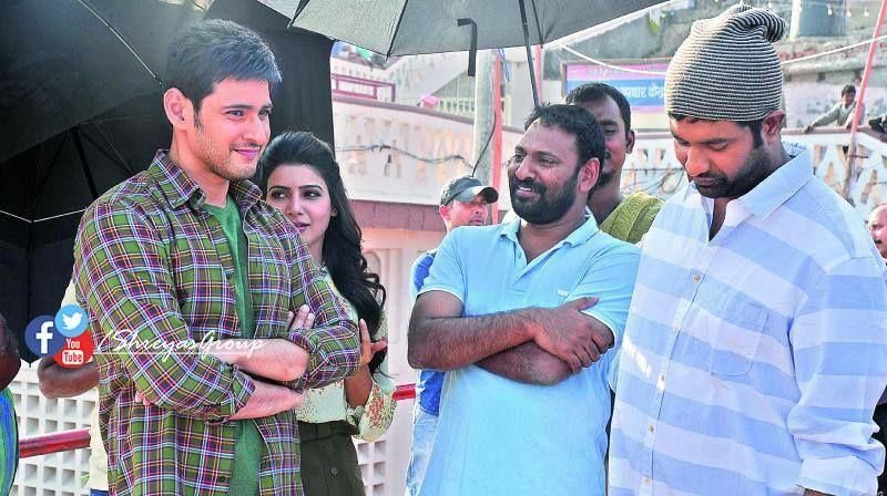 Mahesh & Samantha Spotted at Brahmotsavam Movie Set Photos
