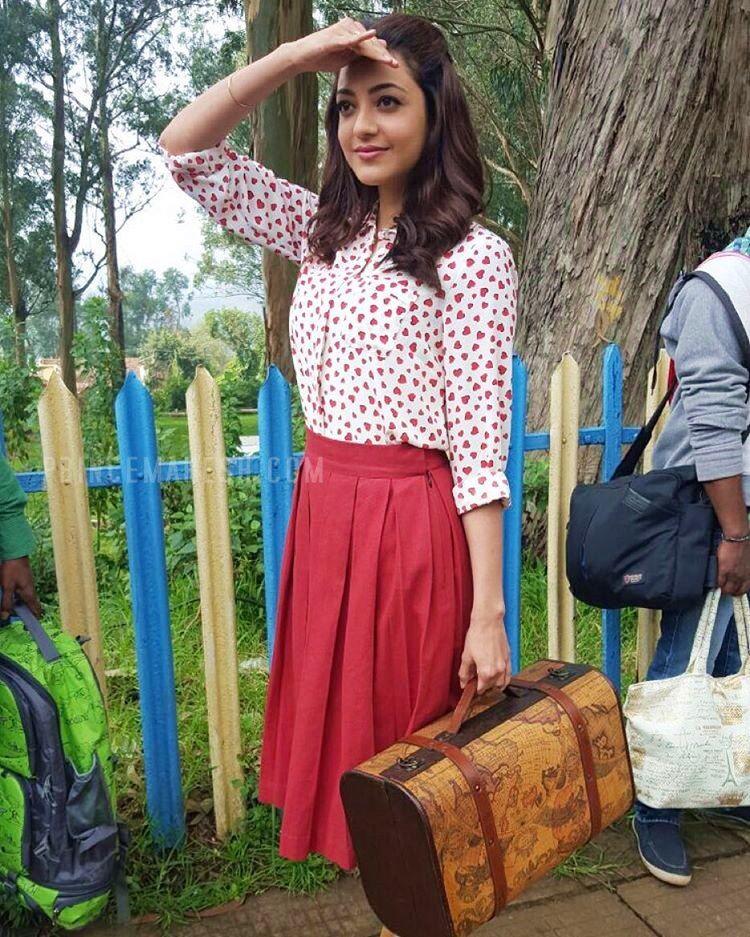Mahesh Babu Photos At  Brahmotsavam Movie Sets 
