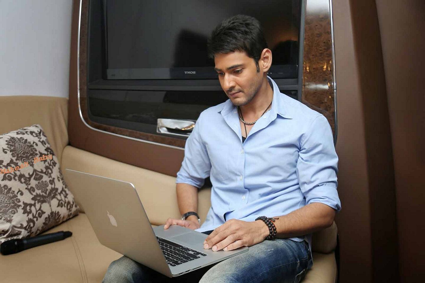 Prince Mahesh Babu Unseen Vanity Vehicle Photos