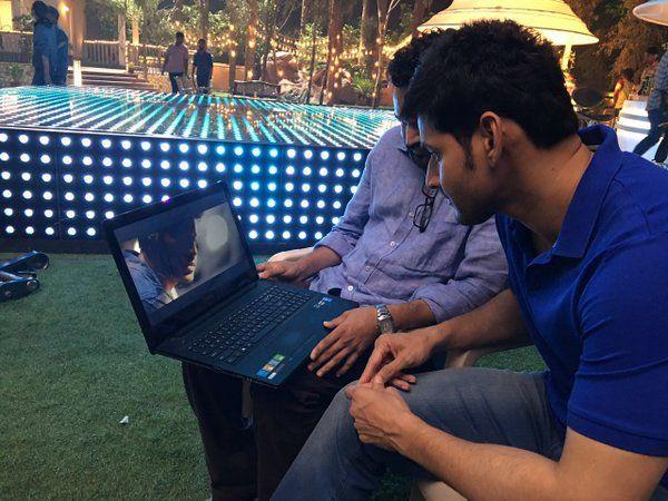 Mahesh Babu watches Okka Ammayi Tappa Trailer Photos