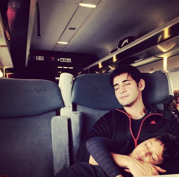 Mahesh Babu With His Childrens Rare Photos