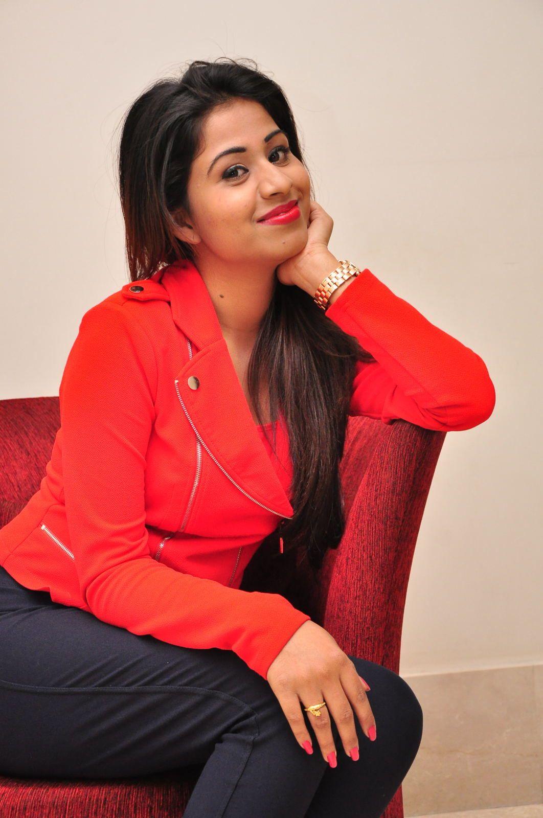 Manali Rathod Pics