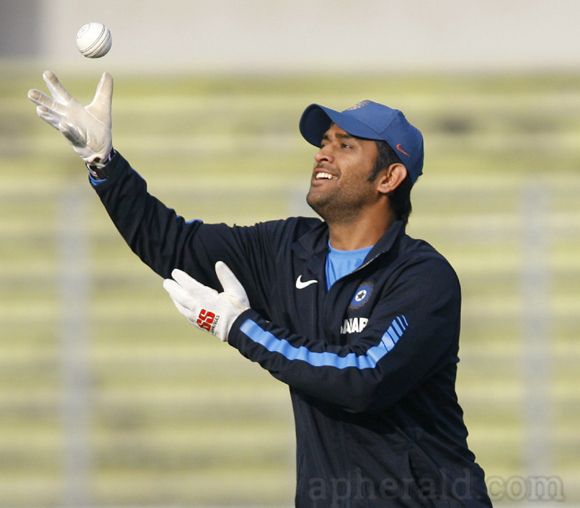 MS Dhoni Rare & Unseen Photos