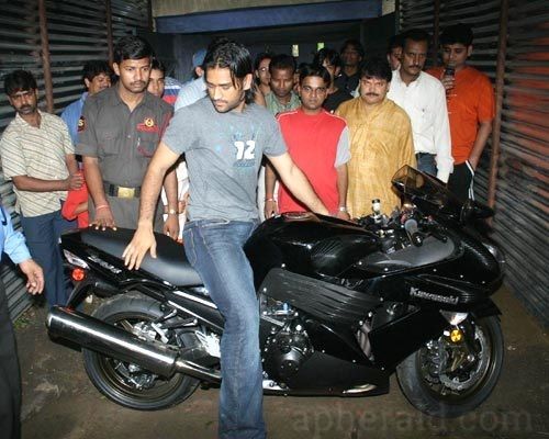 MS Dhoni Rare & Unseen Photos