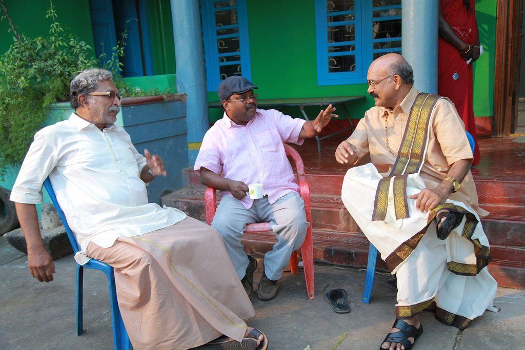  Nalla Vaayan Naara Vaayan Movie Stills