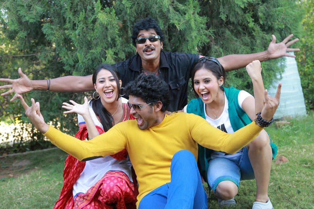  Nalla Vaayan Naara Vaayan Movie Stills