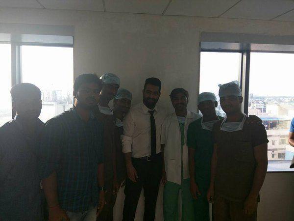 Nanaku Prematho movie team spoted at shooting place