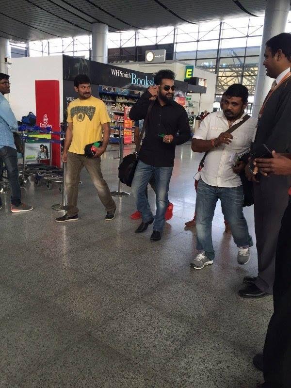 Nanaku Prematho movie team spoted at shooting place