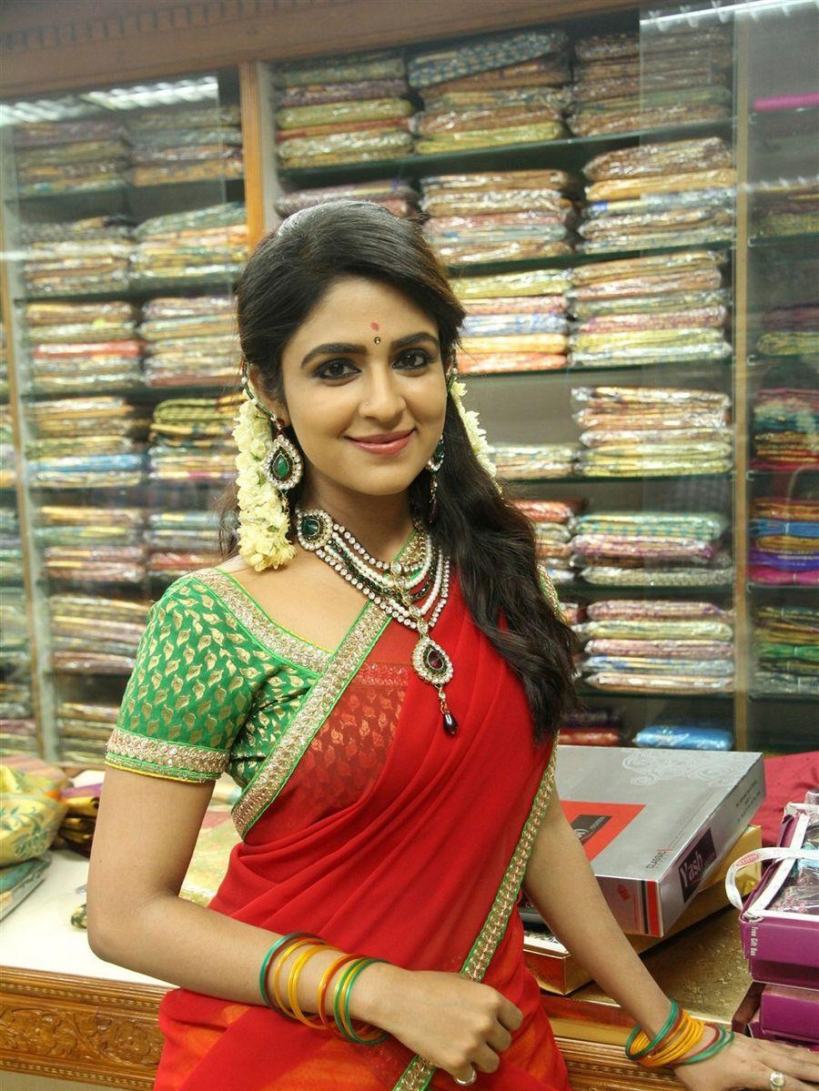 Nandhini Sun TV Serial Actress Photos