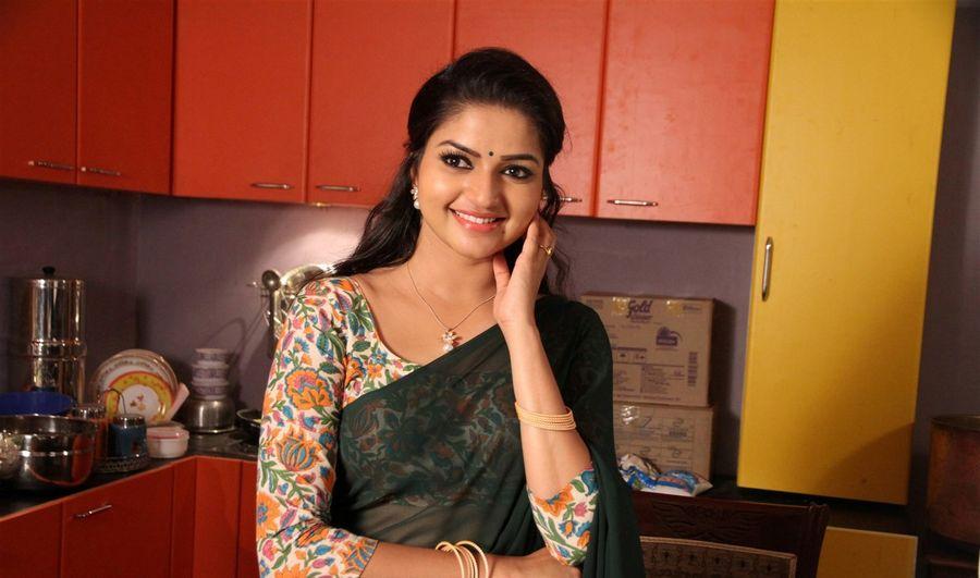 Nandhini Sun TV Serial Actress Photos