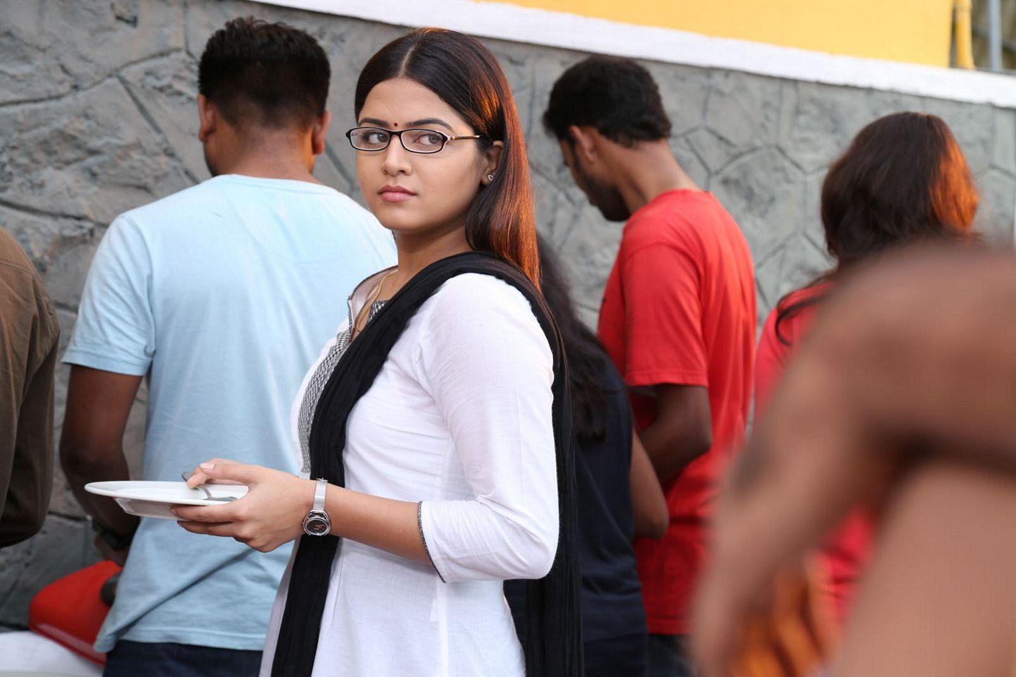 Nannu Vadili Neevu Polevule Movie Stills