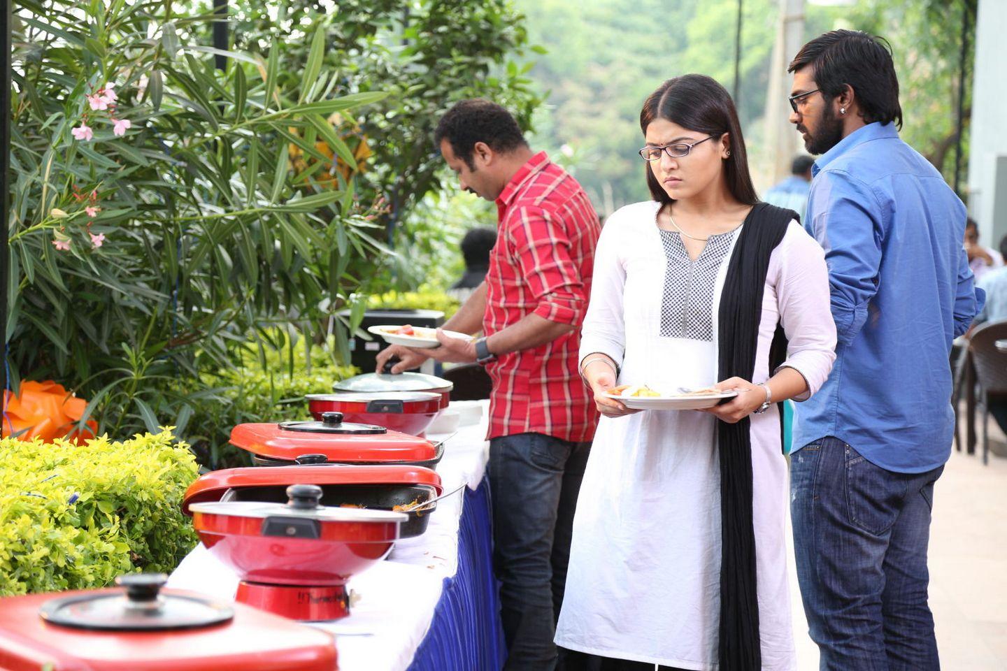 Nannu Vadili Neevu Polevule Movie Stills