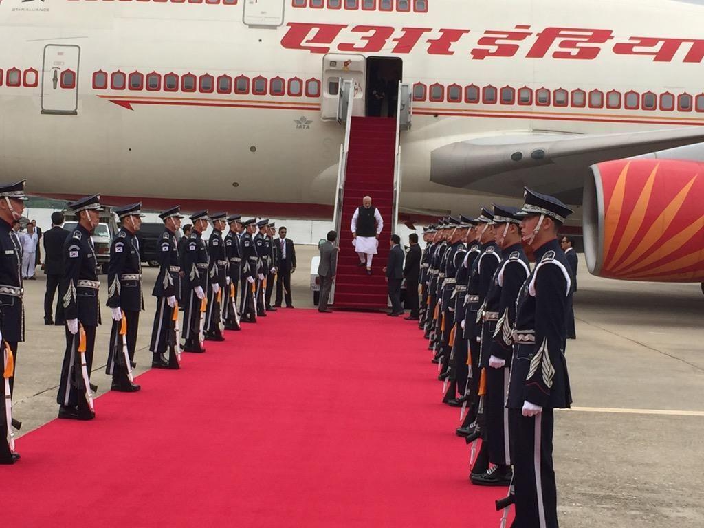 Narendra Modi south korea Photos