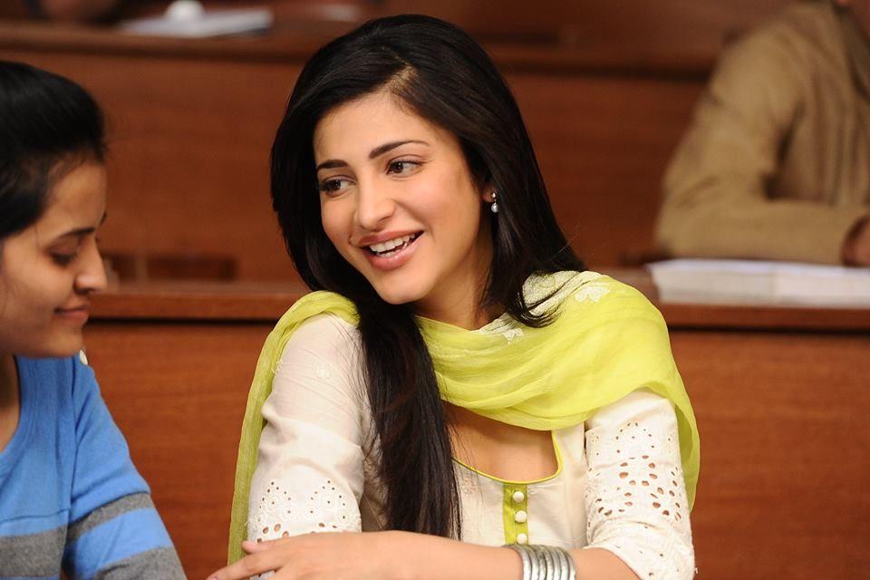 New Stills of Srimanthudu