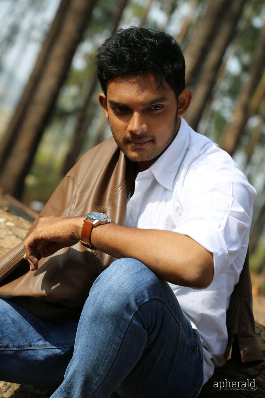 Niluvave Vaalukanuladana Stills