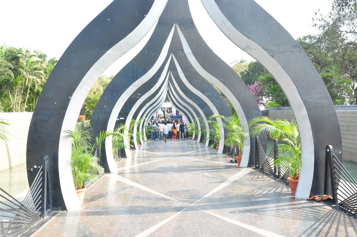 NTR's 20th Vardhanthi Photos At NTR Ghat