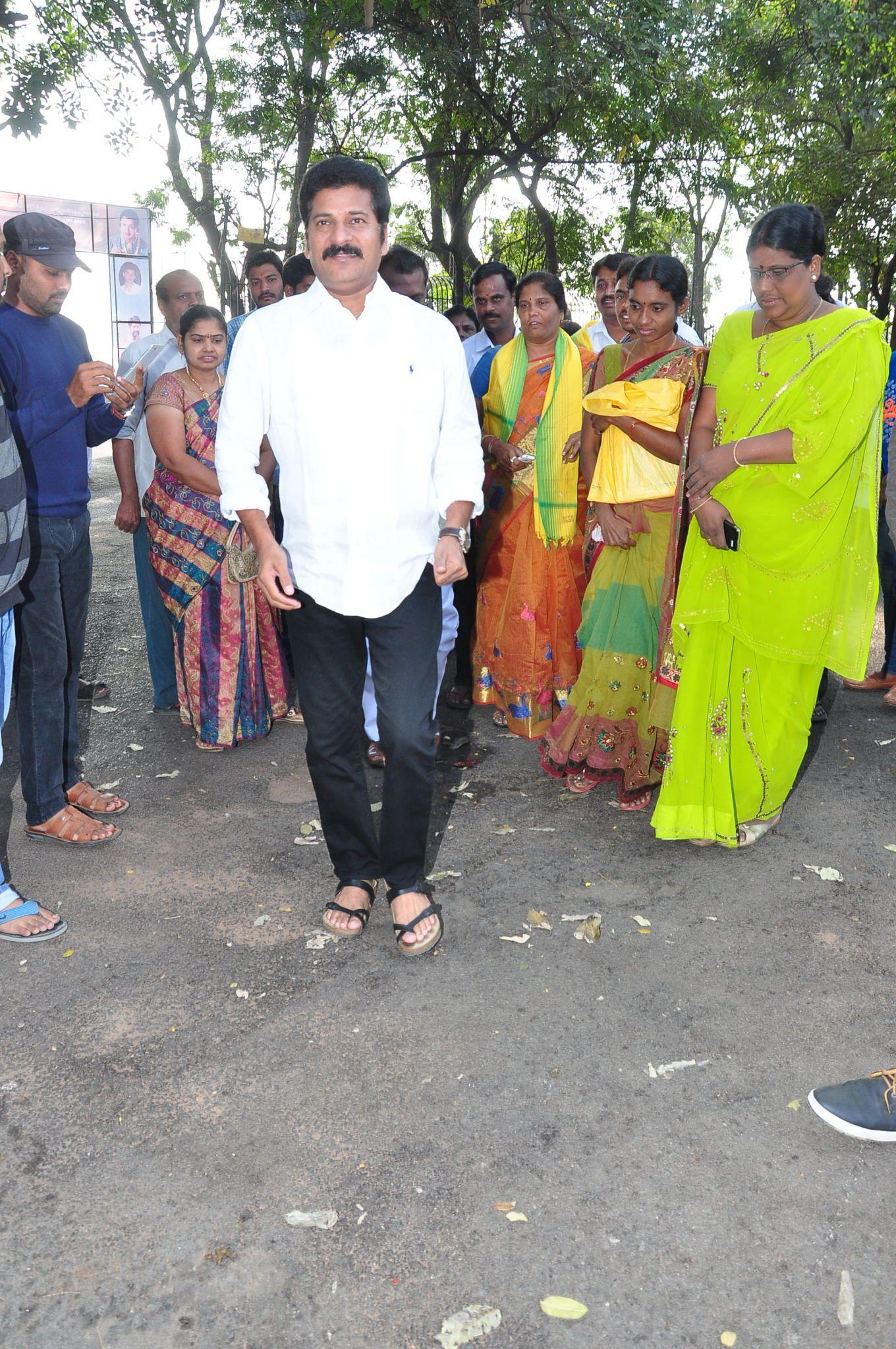 NTR's 20th Vardhanthi Photos At NTR Ghat