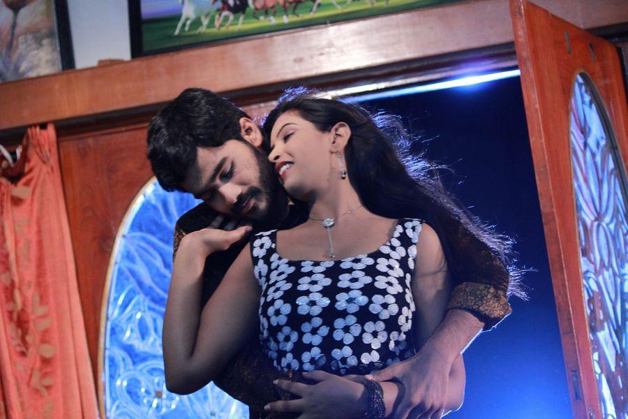Nuvvena Adi Nuvvena Movie Stills