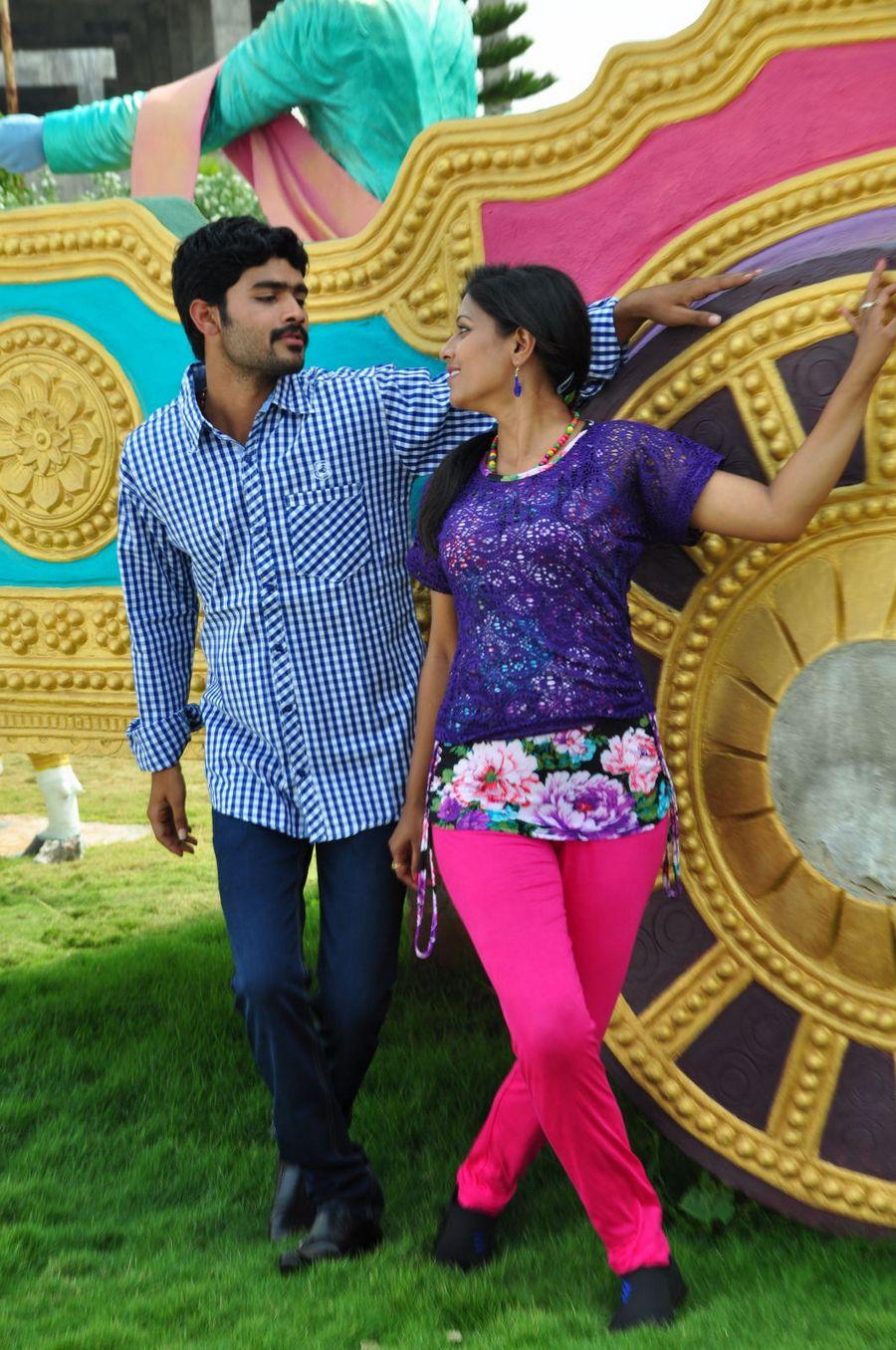Nuvvena Adi Nuvvena Movie Stills