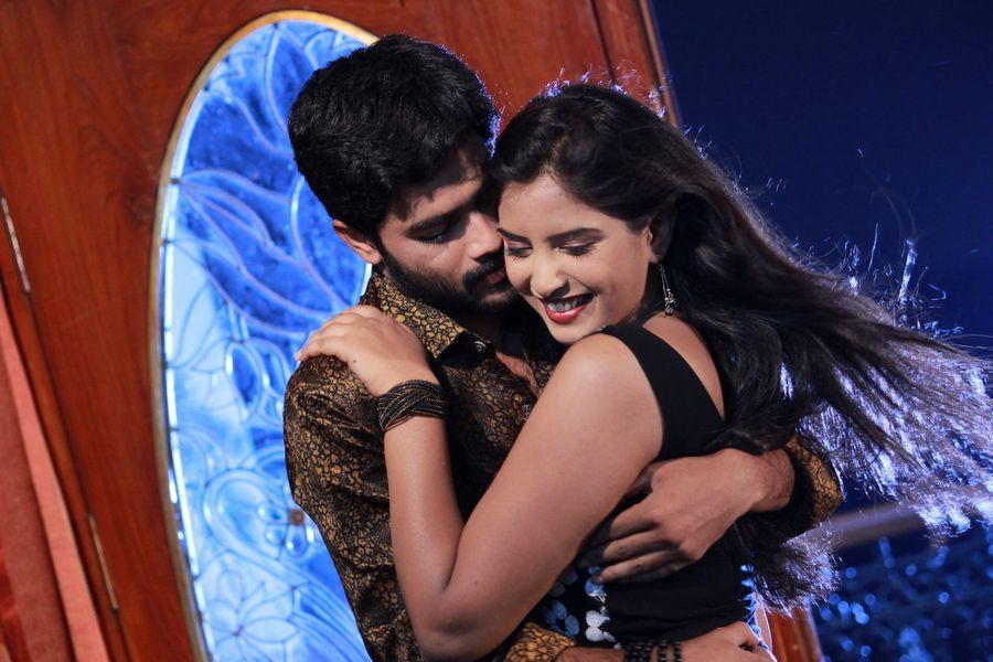 Nuvvena Adi Nuvvena Movie Stills