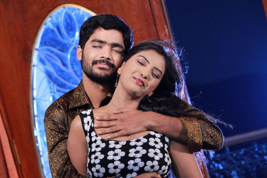 Nuvvena Adi Nuvvena Movie Stills