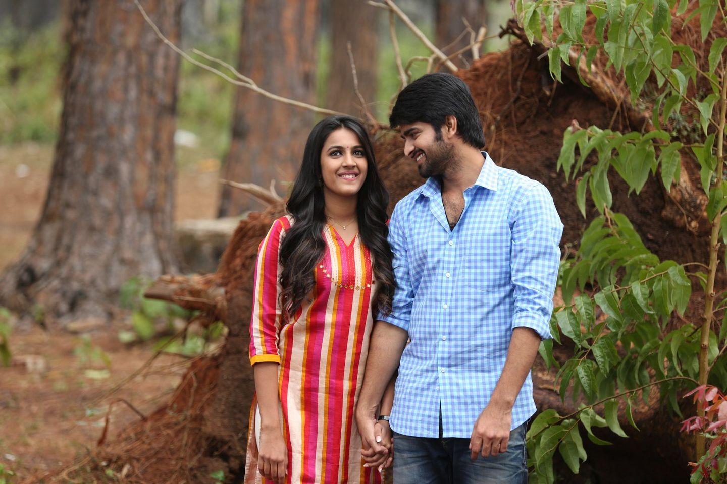 Oka Manasu Movie Latest Stills