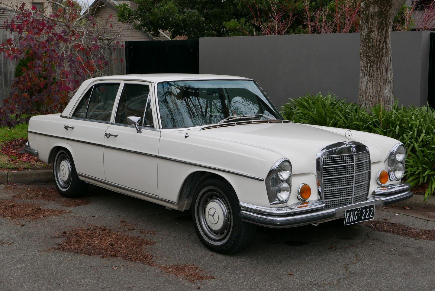 Old Benz Car Unseen Photos