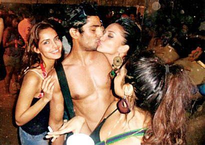 OMG!! Leaked Shocking Pictures of Bollywood Celebs