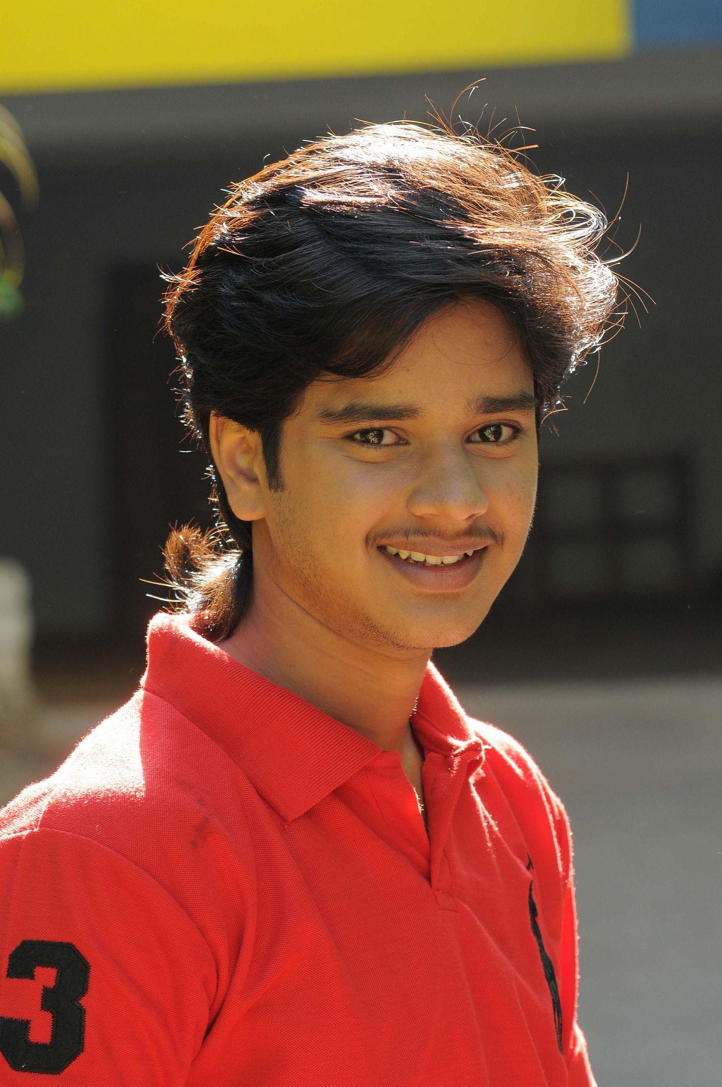 Pallikoodam Pogamale Stills