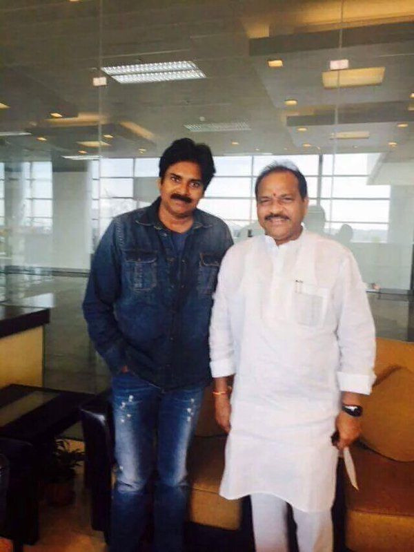 Pawan Kalyan Sardaar Gabbar Singh Movie Working Latest Pics